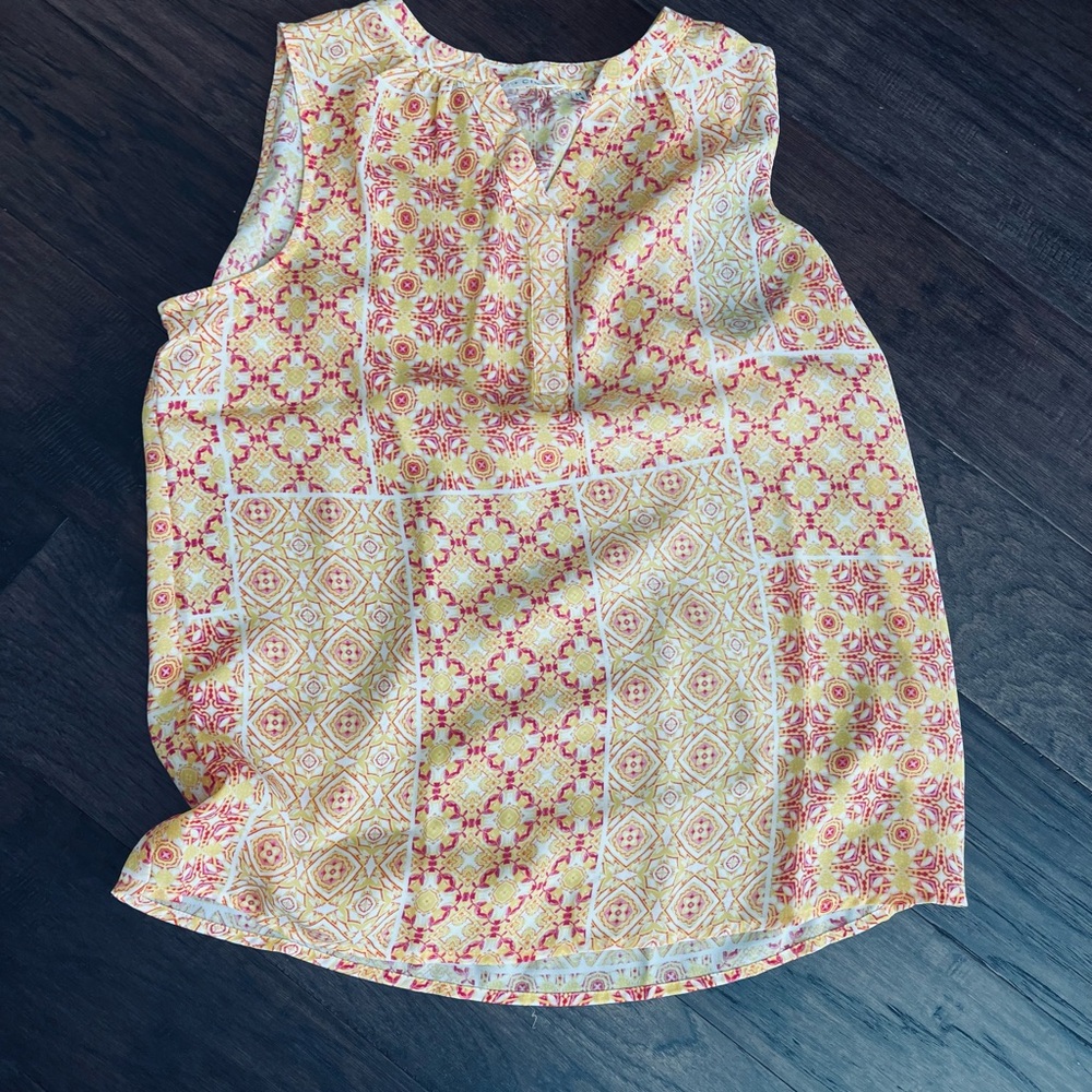 Violet & Claire Geometric Pattern Blouse in Yellow and Pink
